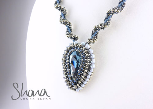 Droplet Necklace in blue (2023)